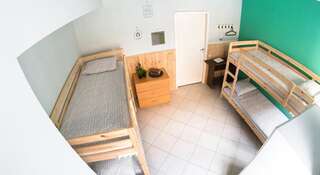 Хостел BedAndBike Gorokhovaya Санкт-Петербург Кровать в общем четырехместном номере для мужчин и женщин-4